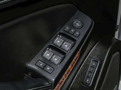 Used 2020 Chevrolet Tahoe Premier AWD/4WD image 43