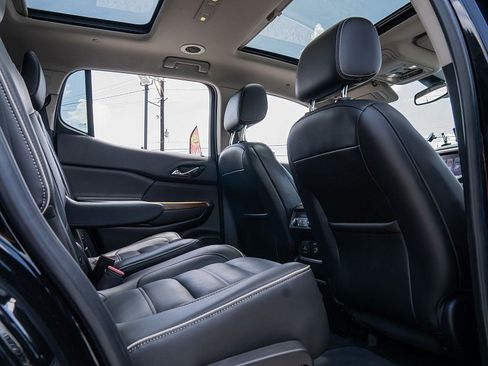 Used 2019 GMC Acadia Denali w/ Technology Package FWD image 23