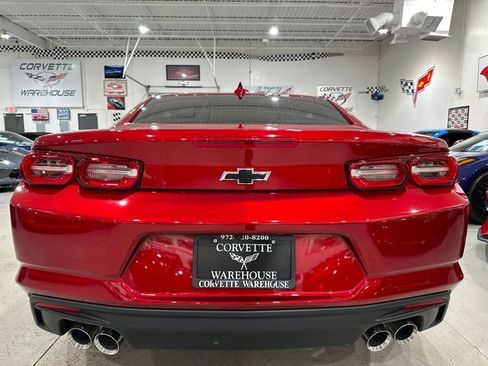 Used 2022 Chevrolet Camaro LT RWD image 11