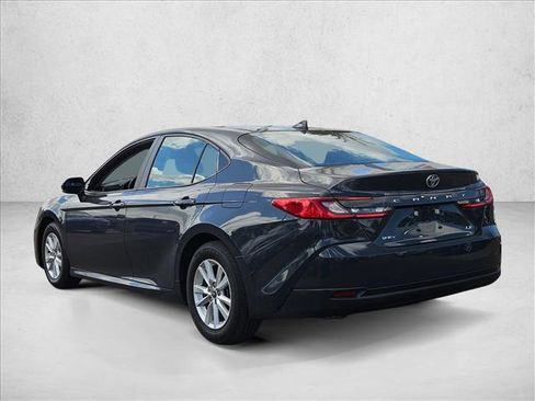 Used 2025 Toyota Camry LE image 7