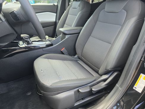 Used 2024 Chevrolet Trax LT FWD image 29