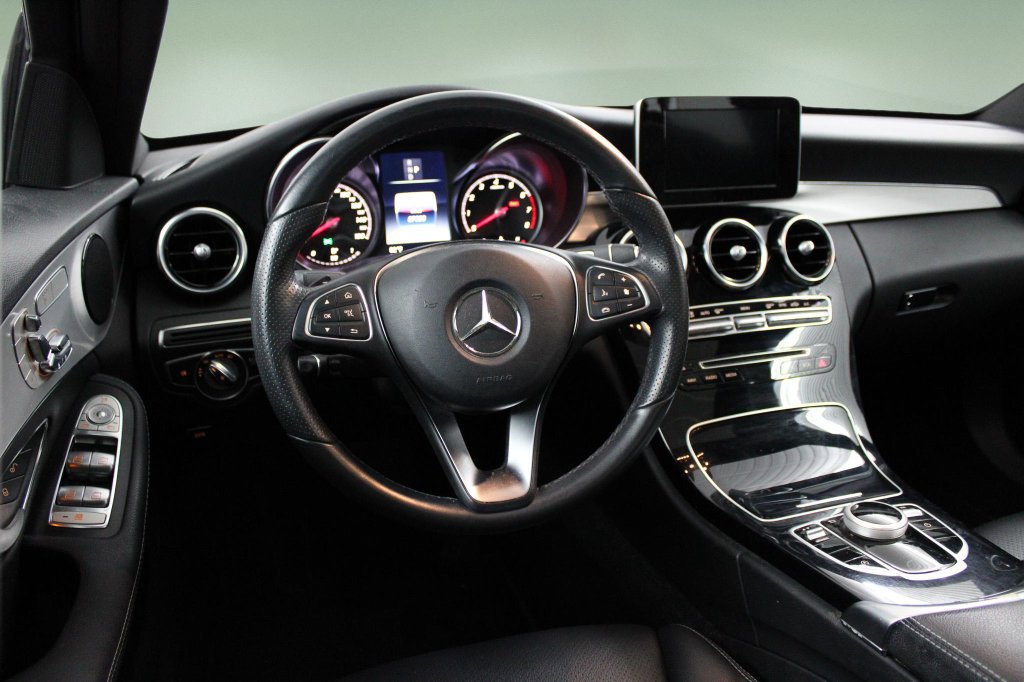 Used 2018 Mercedes-Benz C 300 Sedan image 17