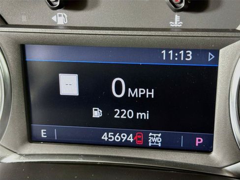 Used 2023 GMC Acadia AT4 w/ Preferred Package AWD/4WD image 2