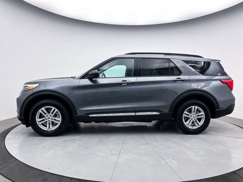Used 2023 Ford Explorer XLT image 39