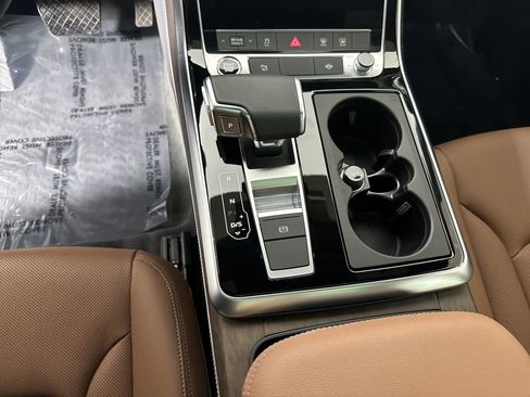 Used 2025 Audi Q8 Premium Plus w/ Premium Plus Package image 23