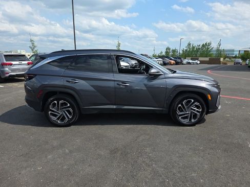 Used 2025 Hyundai Tucson Limited AWD/4WD image 4