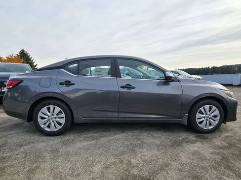 Used 2025 Nissan Sentra S image 4
