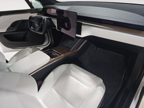 Used 2022 Tesla Model X image 20