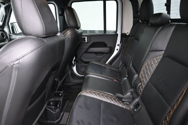 Used 2021 Jeep Gladiator Overland AWD/4WD image 19