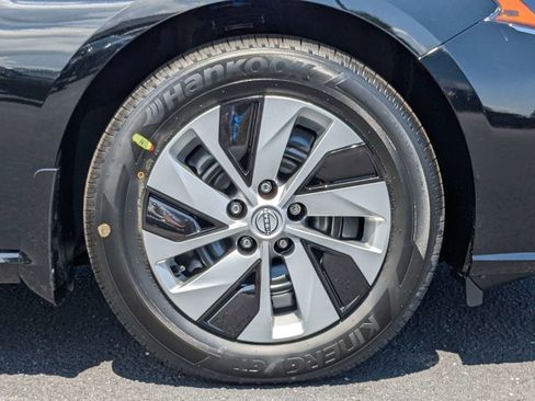 New 2025 Nissan Altima 2.5 S image 10