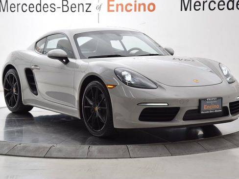 Used 2019 Porsche 718 Cayman RWD image 8