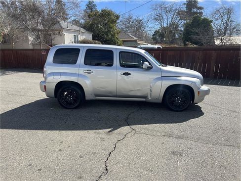 Used 2008 Chevrolet HHR LT image 8