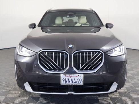 Used 2025 BMW X3 xDrive30i w/ Premium Package AWD/4WD image 2