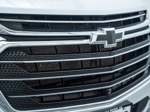 Used 2021 Chevrolet Traverse Premier w/ LPO, 'HIT The Road' Package AWD/4WD image 14