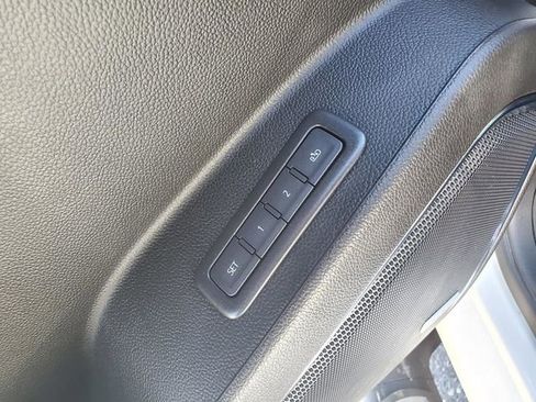 Used 2020 Chevrolet Suburban LT w/ Luxury Package AWD/4WD image 12