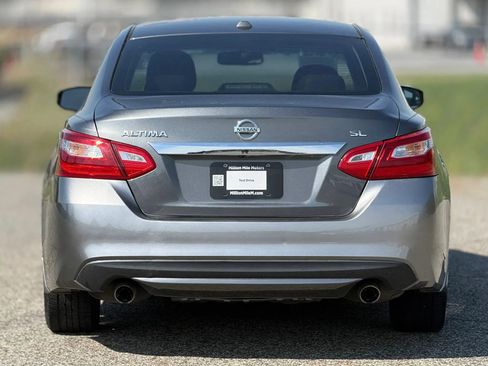 Used 2017 Nissan Altima 2.5 SL w/ Moonroof Package FWD image 4