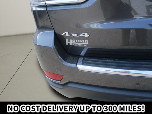 Used 2020 Jeep Grand Cherokee Laredo AWD/4WD image 39