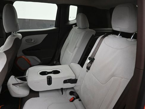 Used 2015 Jeep Renegade Latitude w/ Popular Equipment Group FWD image 21