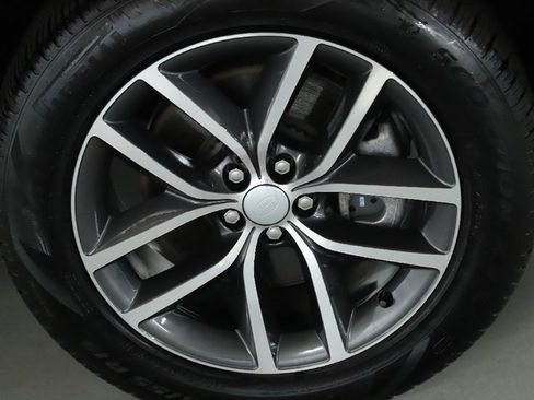 Used 2025 Land Rover Discovery Sport S image 41