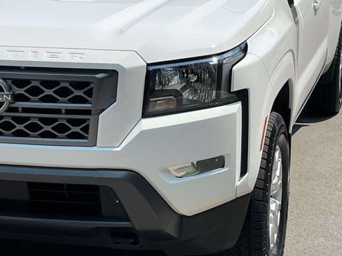 Used 2023 Nissan Frontier SV w/ Technology Package AWD/4WD image 9