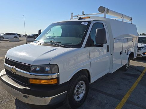 Used 2018 Chevrolet Express 3500 w/ Power Convenience Package RWD image 1