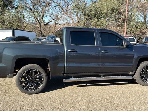 Used 2018 Chevrolet Silverado 1500 LT w/ LT Eassist Package image 4