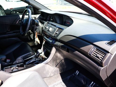 Used 2017 Honda Accord Sport Special Edition image 30