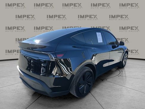 Used 2026 Tesla Model Y Long Range RWD image 5