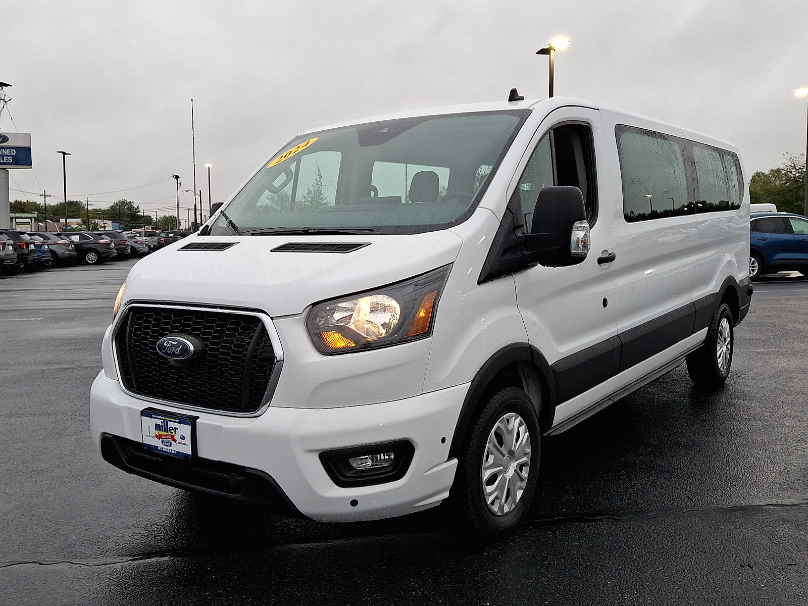 Used 2024 Ford Transit 350 XLT RWD image 3