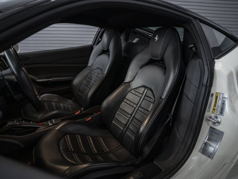 Used 2018 Ferrari 488 GTB RWD image 24