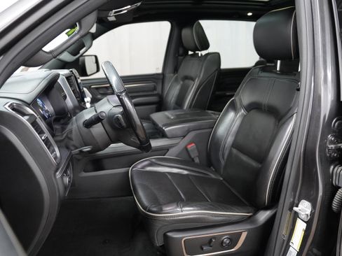 Used 2019 RAM 1500 Limited AWD/4WD image 4