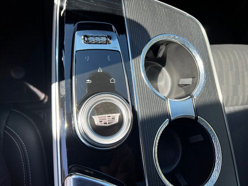 Used 2024 Cadillac Lyriq Sport AWD/4WD image 36