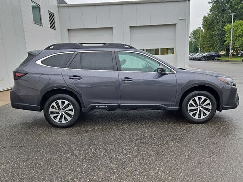 Used 2024 Subaru Outback Premium AWD/4WD image 7