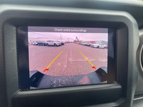 Used 2021 Jeep Gladiator Sport image 20