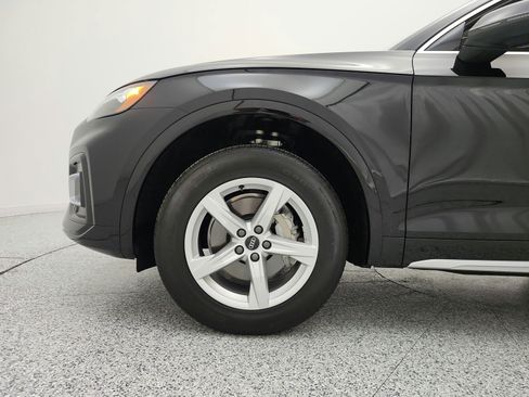 Used 2023 Audi Q5 2.0T Premium w/ Convenience Package AWD/4WD image 17