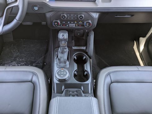 New 2026 Ford Bronco Outer Banks w/ Sasquatch Package AWD/4WD image 21
