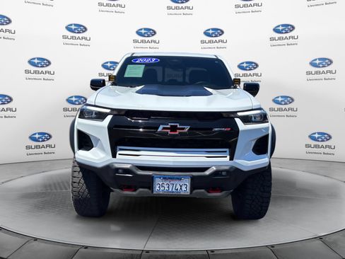 Used 2023 Chevrolet Colorado ZR2 w/ LPO, Tailgate Decal Package AWD/4WD image 8