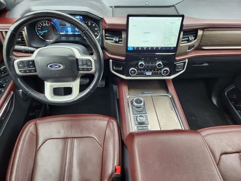 Used 2024 Ford Expedition Limited image 30
