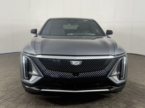 Used 2023 Cadillac Lyriq AWD image 2