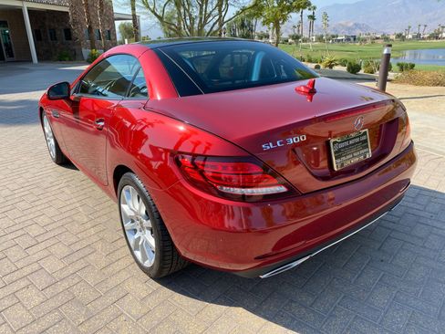 Used 2018 Mercedes-Benz SLC 300 image 12
