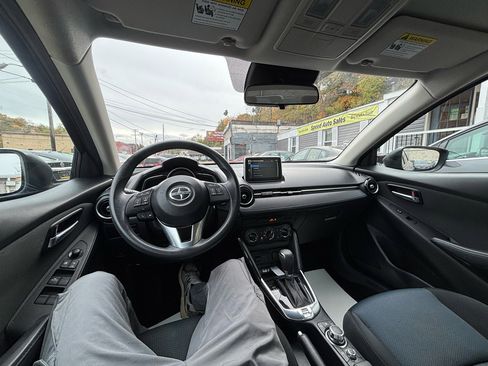 Used 2016 Scion iA 6A image 9