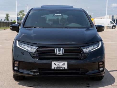 Used 2023 Honda Odyssey Sport image 2