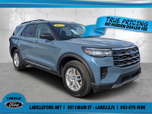 Certified 2025 Ford Explorer Active RWD image 1
