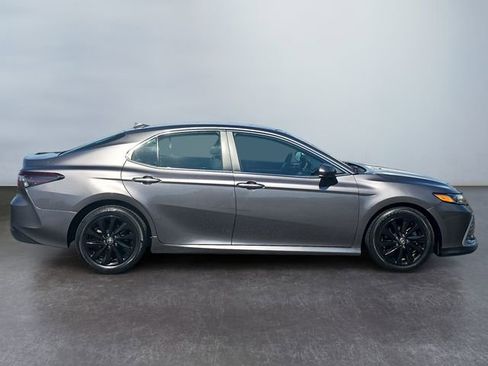 Used 2022 Toyota Camry LE FWD image 6
