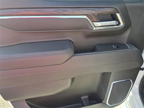 New 2026 GMC Sierra 1500 SLT image 11