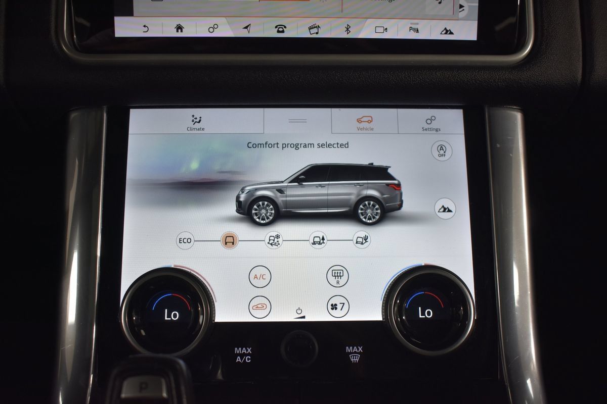 Used 2018 Land Rover Range Rover Sport SE AWD/4WD image 20