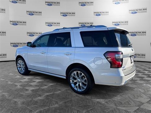 Used 2019 Ford Expedition Platinum image 3