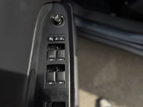 Used 2014 Jeep Patriot Sport w/ Power Value Group image 17