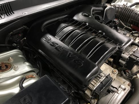Used 2006 Chrysler 300 Touring RWD image 24