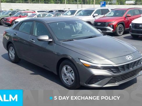 Certified 2026 Hyundai Elantra SE FWD image 3